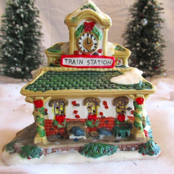 Vintage Cobblestone Corners 2003 Christmas Village Train Station - Picture 1 of 6